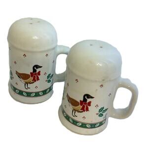 Vintage New Avenues Christmas Holiday Gooseberry Salt And Pepper Shaker Set